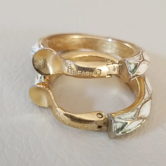 Vintage 12 Piece Jewelry Lot Necklaces Earrings Trifari LC - Picture 12 of 16